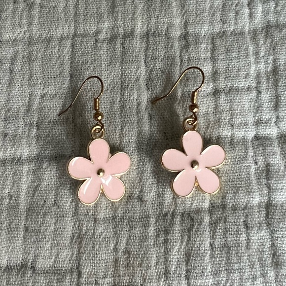 SHEIN - Pink and Gold Dangly Flower Earrings - Picture 5 of 5